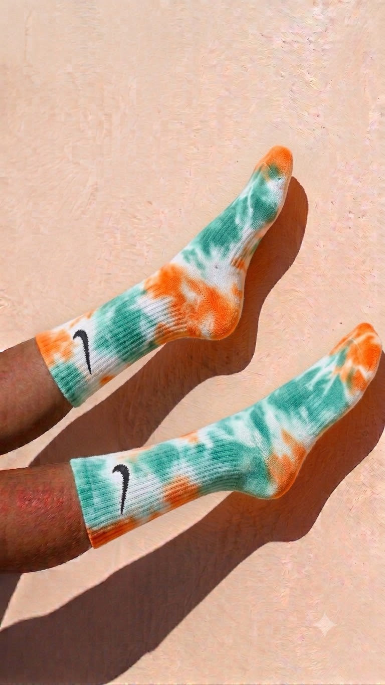 ORANGE TIE DYE SOCKS