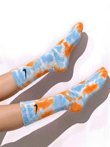 BLUE TIE DYE SOCKS