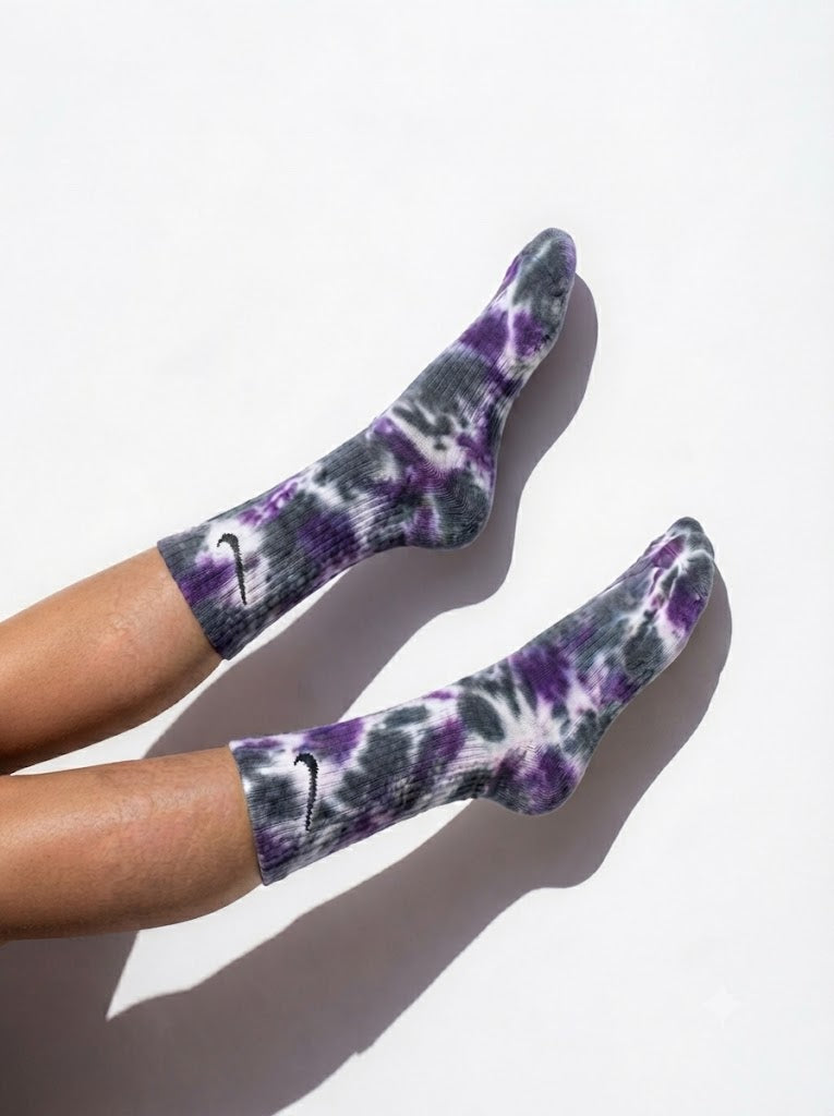 GRAY TIE DYE SOCKS